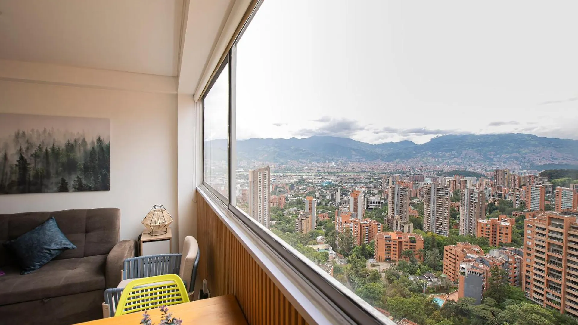 Apto Con La Mejor Vista Del Edificio Medellín Kolumbie